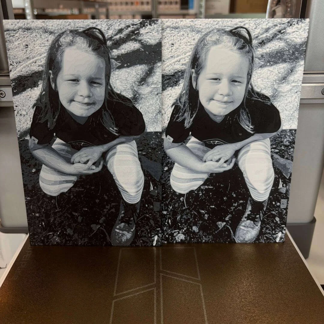 Dva výtisky stejné fotografie s odlišným nastavením HueForge